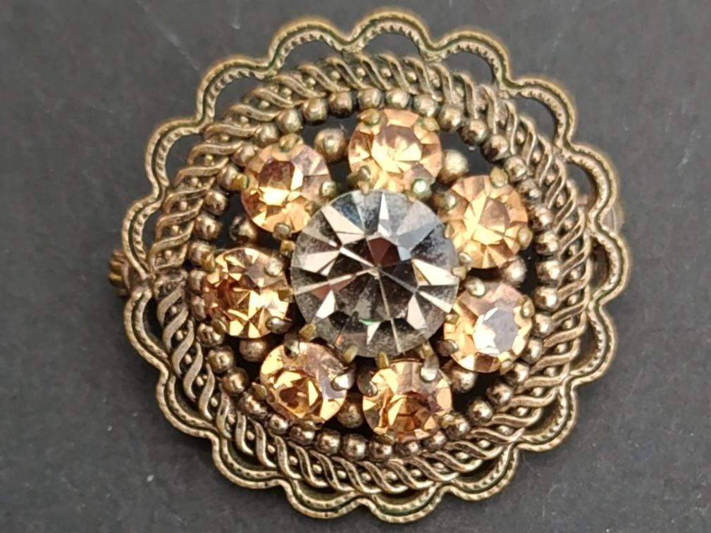Spille & Fermagli: Broche Vintage Style Rétro ! – Usato da Genève venduto da EcrinVintage 1