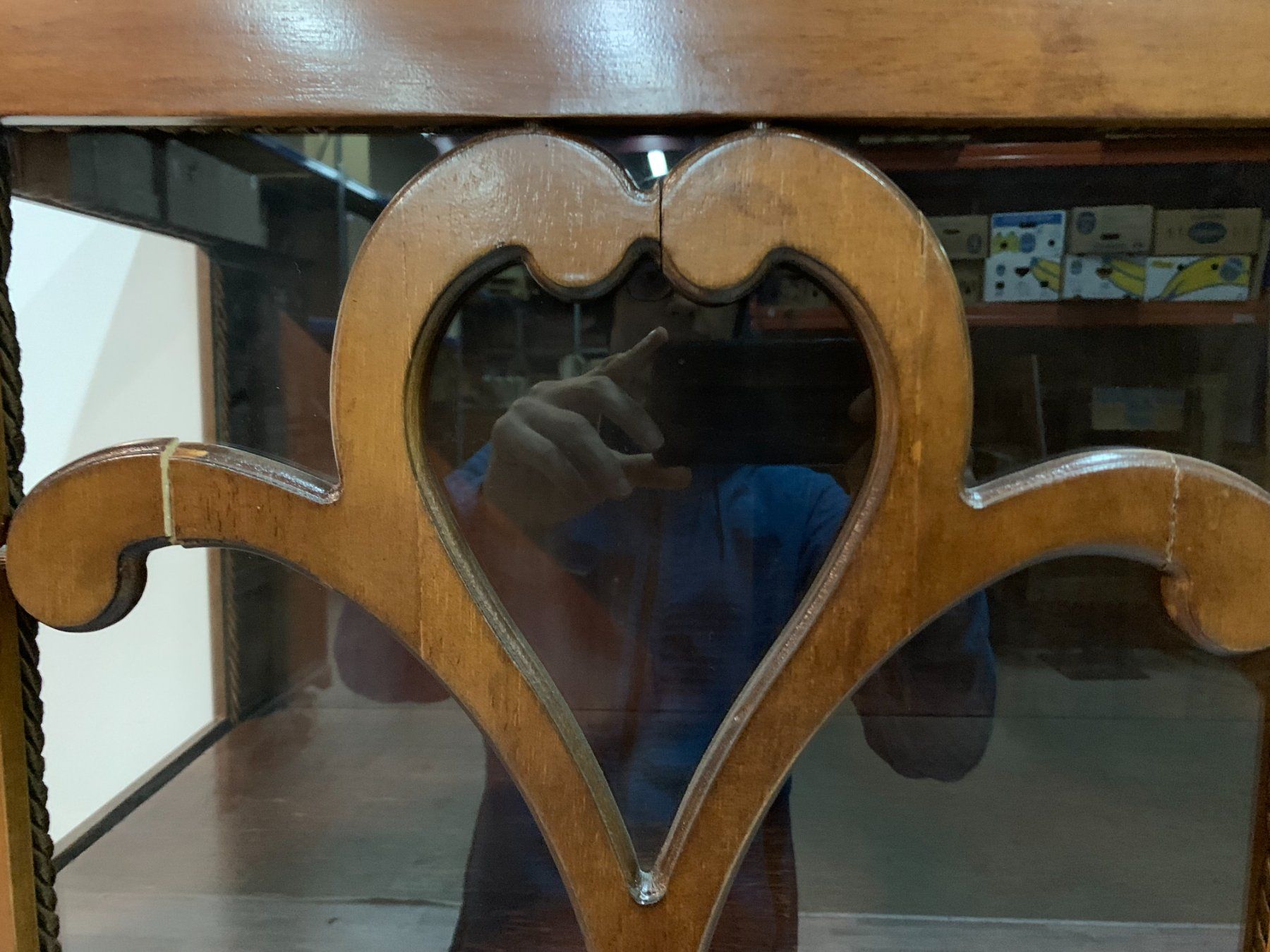 Vitrinen: Holzvitrine – Neu (gemäss Beschreibung) aus Zürich von ZuercherBrockenhaus 4