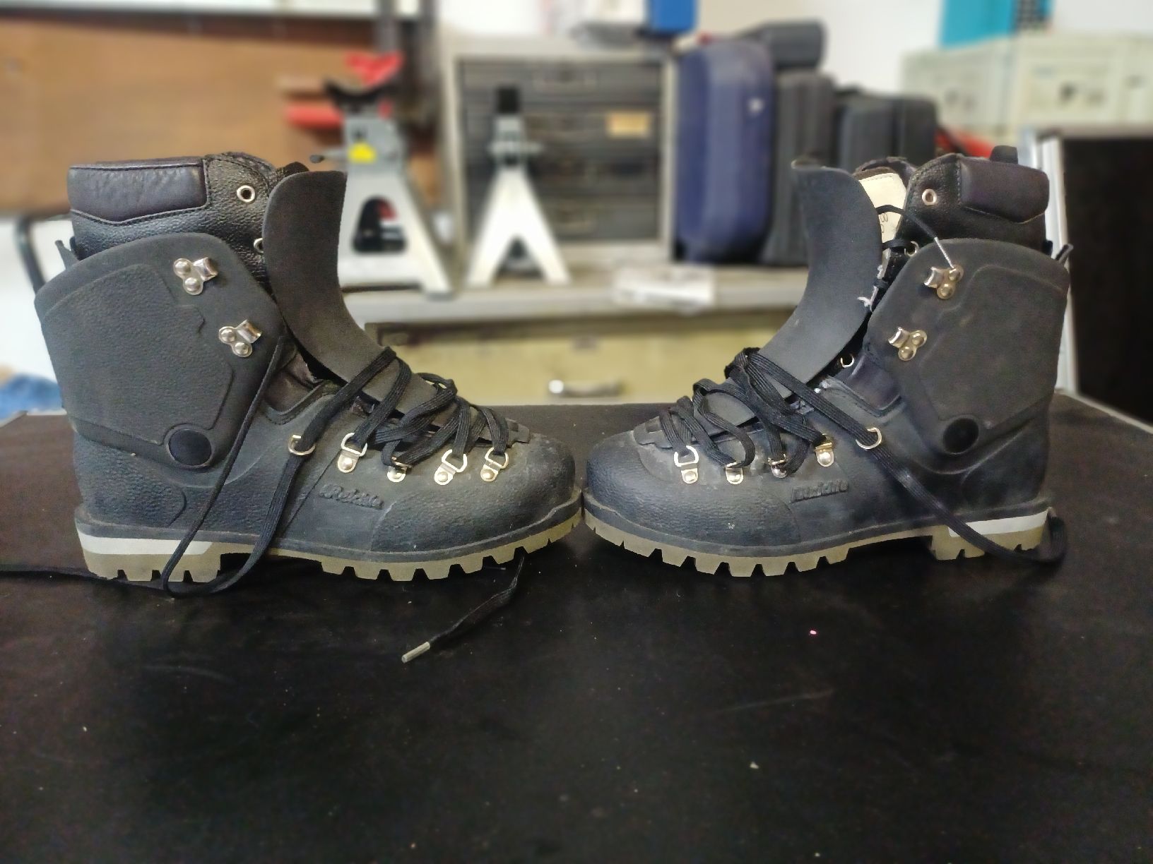 Raichle Scarpe da uomo: Raichle Schalenschuhe Militär – Difettoso da Wangenried venduto da Recycler94