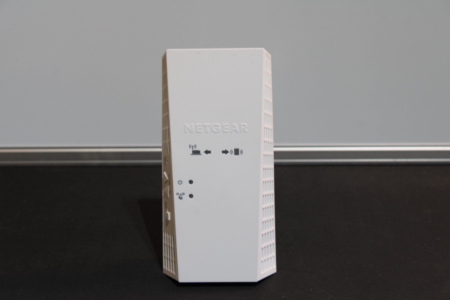 Netgear WiFi: NETGEAR AC1900 – WLAN Range Extender – Usato da Carabbia venduto da Harold.Barzenegger