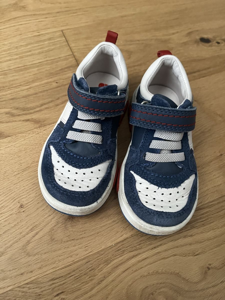 Elefanten Schuhe für Jungen: Baskets enfant Elefanten bleu taille 23 état d'usage – Neu (gemäss Beschreibung) aus Cossonay-Ville von Venusa09