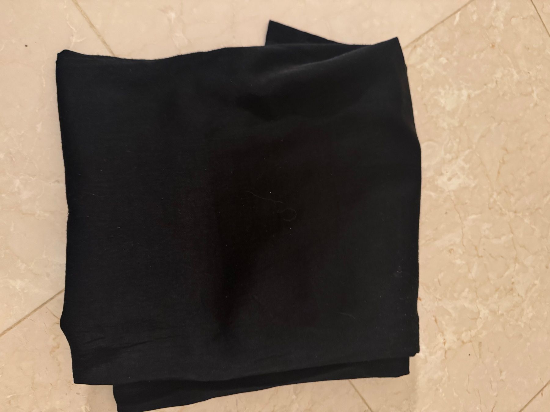 Pantaloni: Schwarze Seidenhose – Usato da Basel venduto da mar_dgx7 1