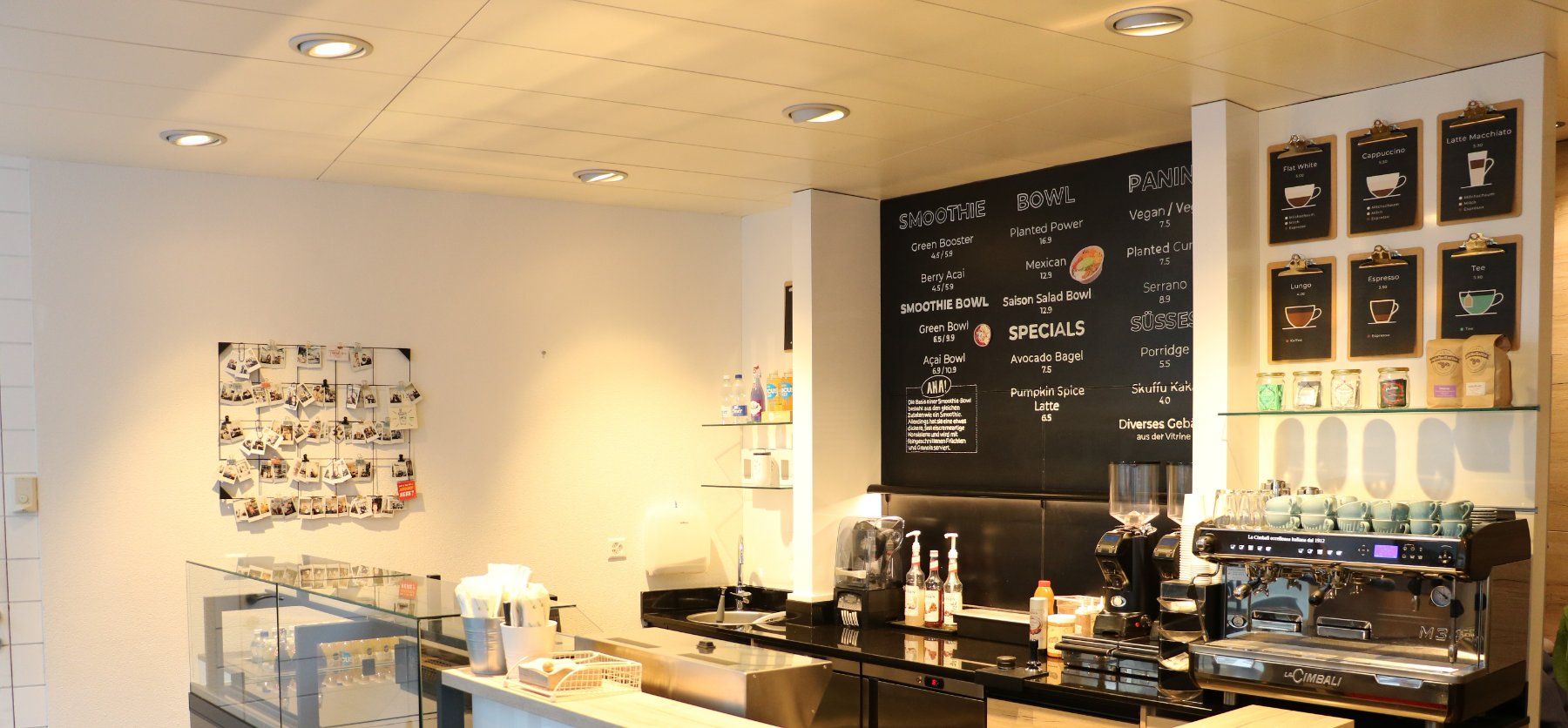 Pareti & Soffitti: 56 Stk (ca. 36 m2) Deckenpaneele inkl. Leuchten – Usato da Glarus venduto da Juice1_Glarus_GmbH