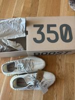 Adidas Yeezy Boost 350 V2 - Size 44 - Light