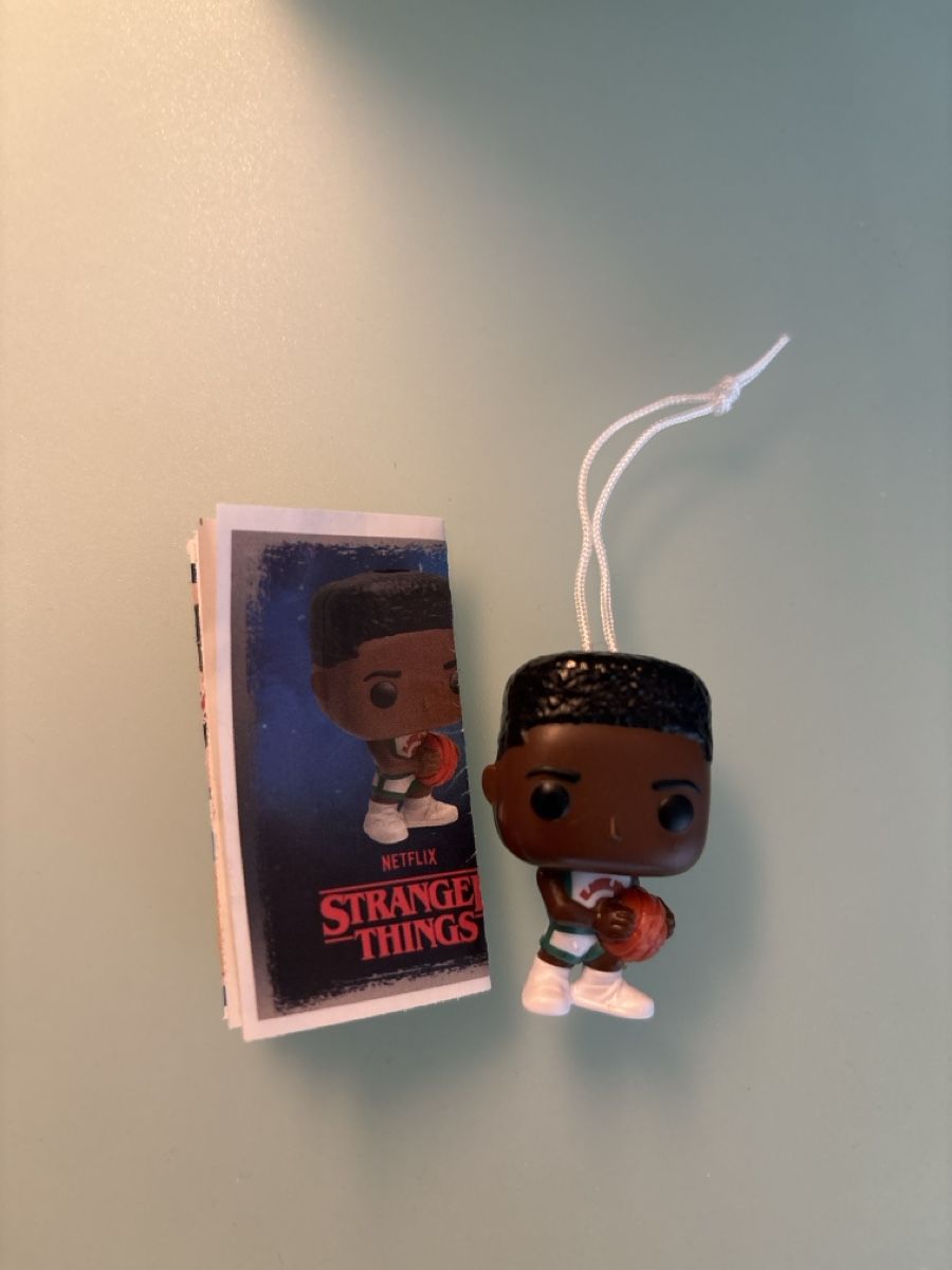 Funko Statuette: Kinder Joy Funko Pop Stranger Things Lucas Sinclair – Nuovo (secondo la descrizione) da Lupfig venduto da Corona3