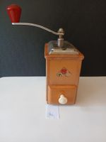 Alte Kaffeemühle aus Holz mit rotem Griff - Vintage!