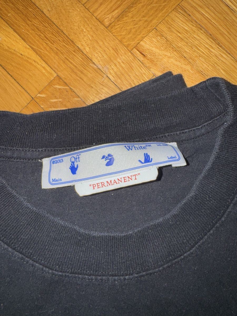 Off-White T-shirts: T-shirt Off-White  – D'occasion à Genève par pre_9tyc 2