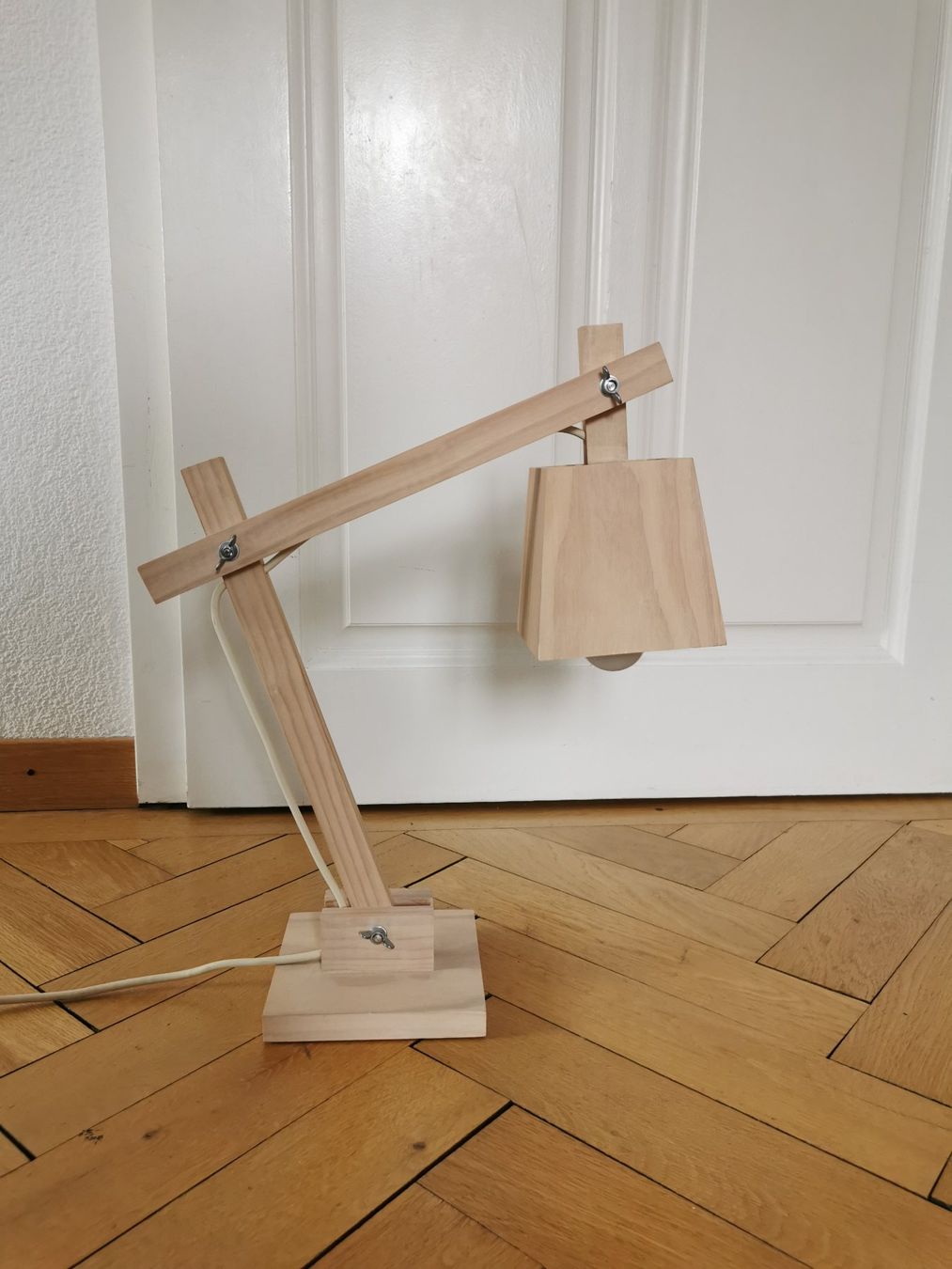 Muuto Lampade: Muuto Design Tischlampe – Usato da Bern venduto da jdilla 1