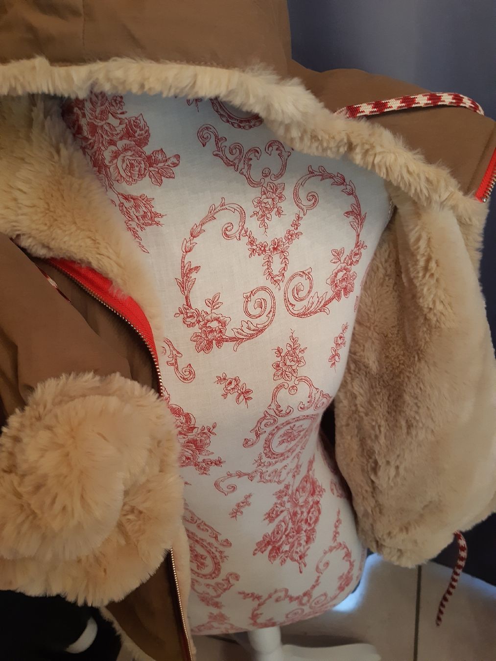 Giacche: gefütterte braune jacke – Usato da Toffen venduto da Gwunderegge77 3