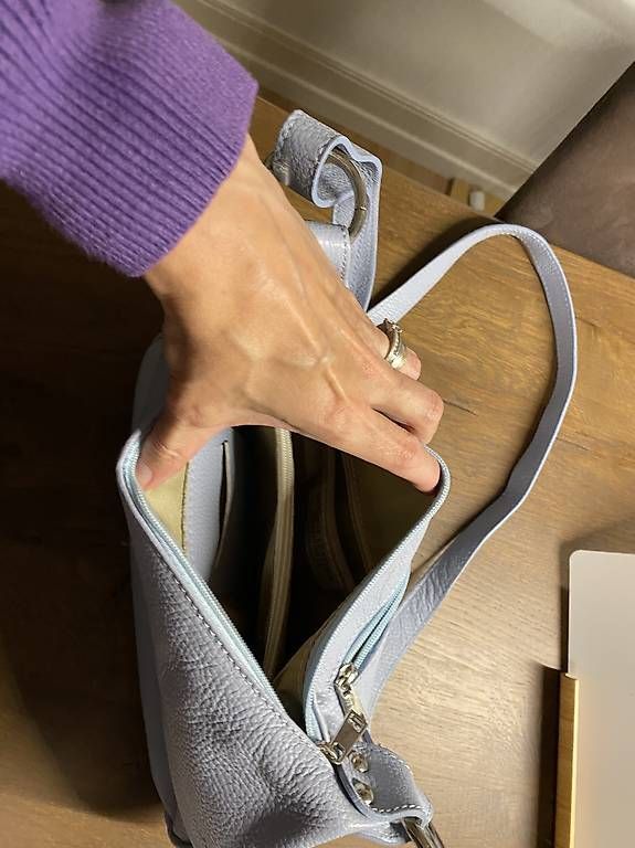 Borse da donna: Leder Handtasche Hellblau – Usato da Winterthur venduto da Glionel 1