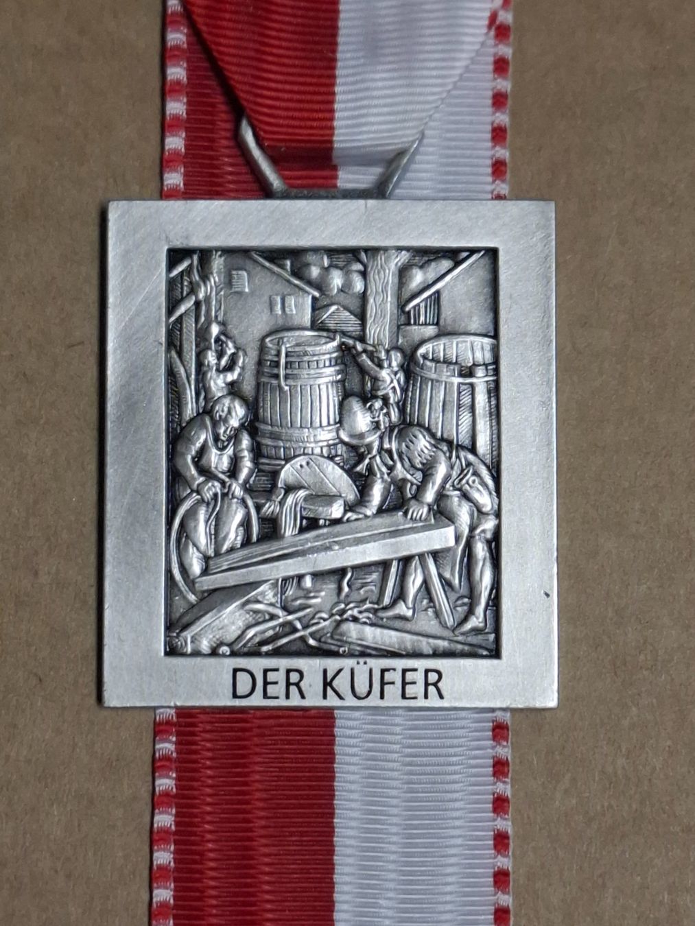Medaglie: Berufe: Der Küfer (D684) – Usato da Schwanden GL venduto da Suvorov
