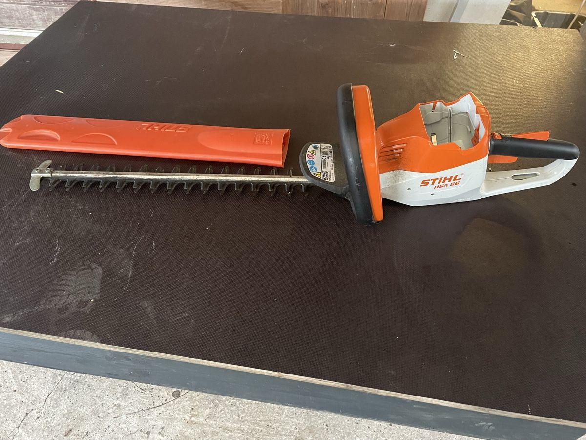 Stihl Tutte le macchine: Heckenschere Stihl defekt  – Difettoso da Gipf- Oberfrick venduto da T30Zimm