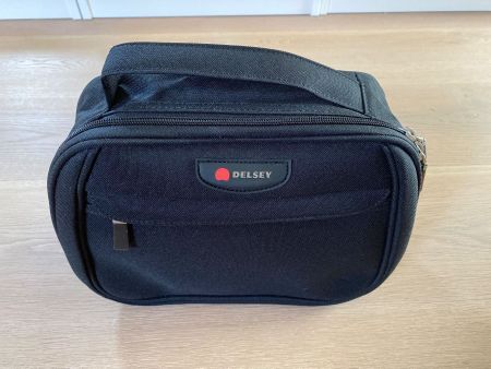 Neues Delsey Nécessaire / Beautycase aus schwarzem Stoff