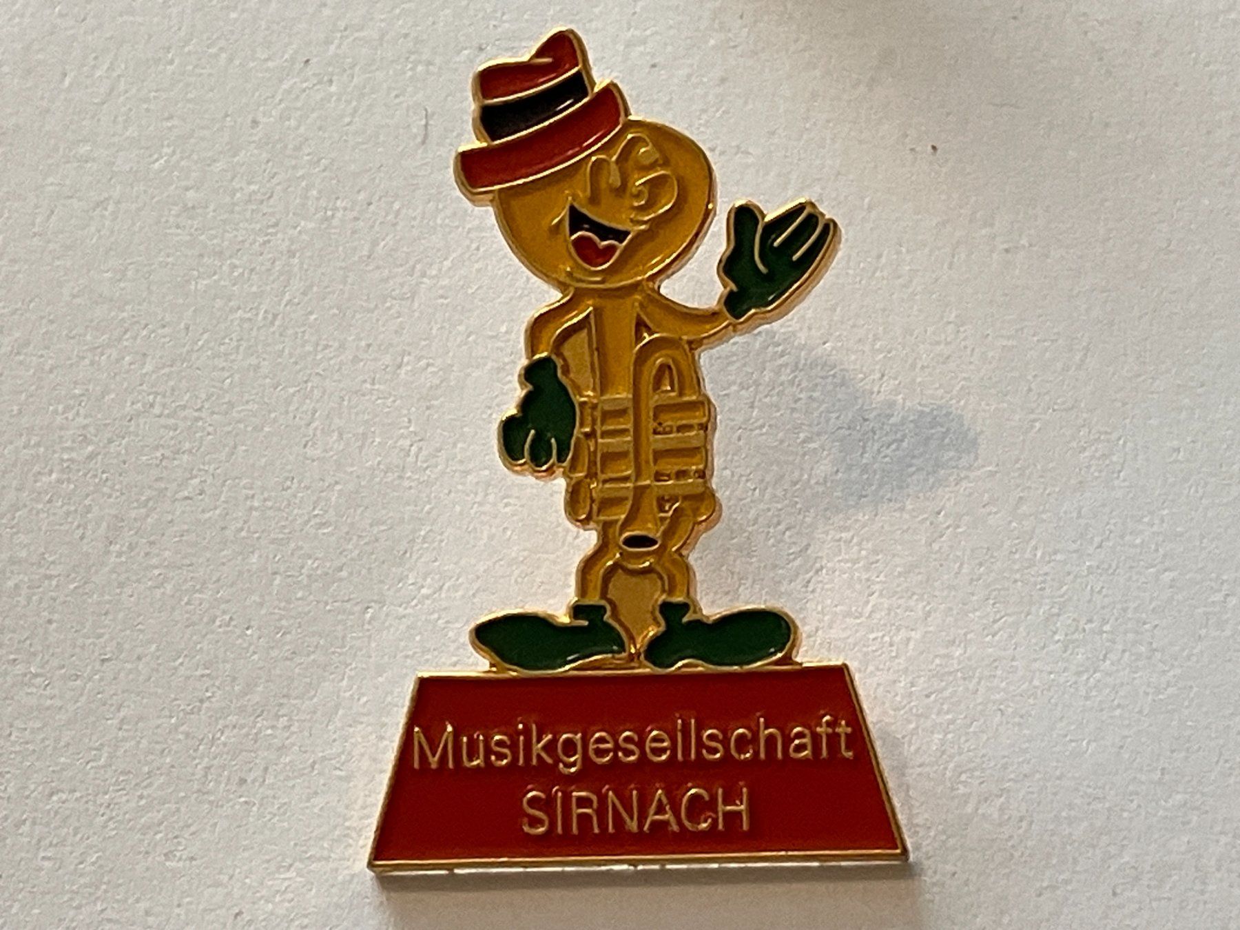 Placchette & Badge: 1 Pin Musikgesellschaft Sirnach – Usato da Basel venduto da djwwpp