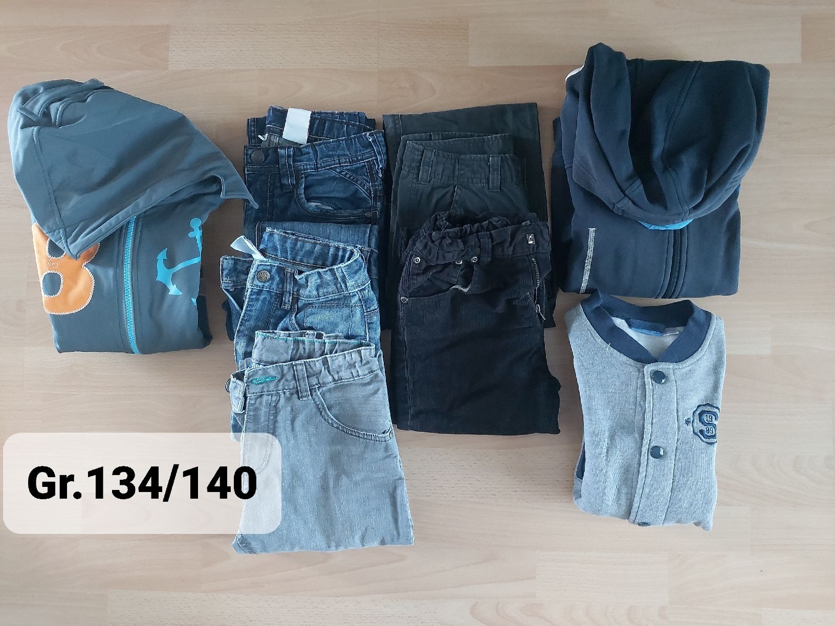 Ensembles coordonnés: Kleiderset Gr. 134/140 – D'occasion à Frenkendorf par Eona87