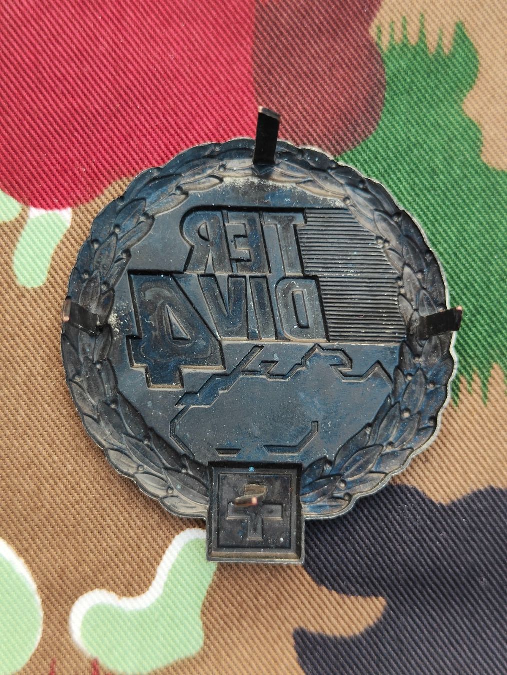Placchette & Badge: Béretemblem Territorialdivision 4, Variante 1, neuwertig – Usato da Bauma venduto da SwissMilitaria 1