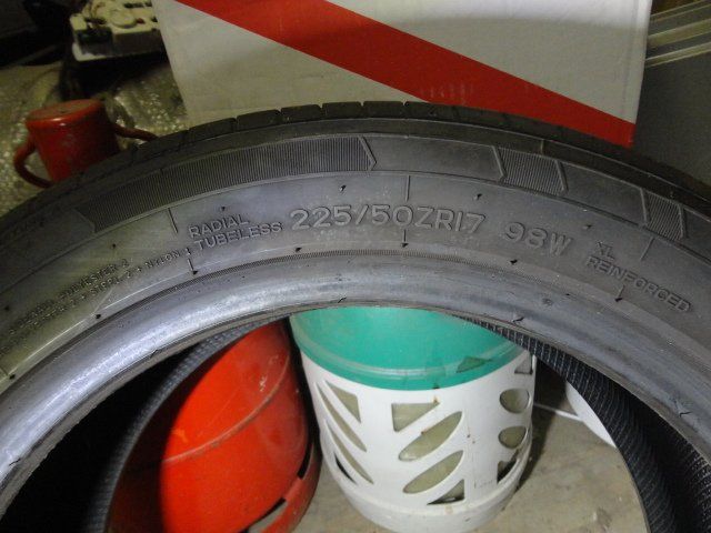 Pneumatici & Ruote complete: Sommerpneu 225/50/ZR17 – Usato da Bonstetten venduto da Rover53 1