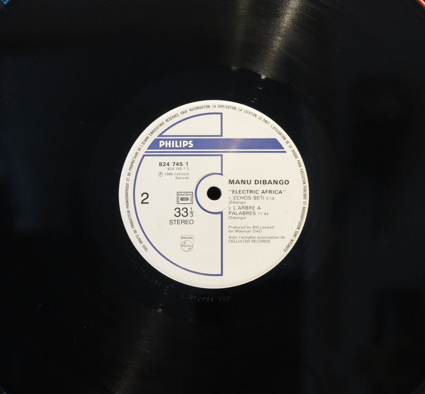 Dischi in vinile: Manu Dibango - Electric Africa / LP 1985 – Usato da Zürich venduto da Naim60 3