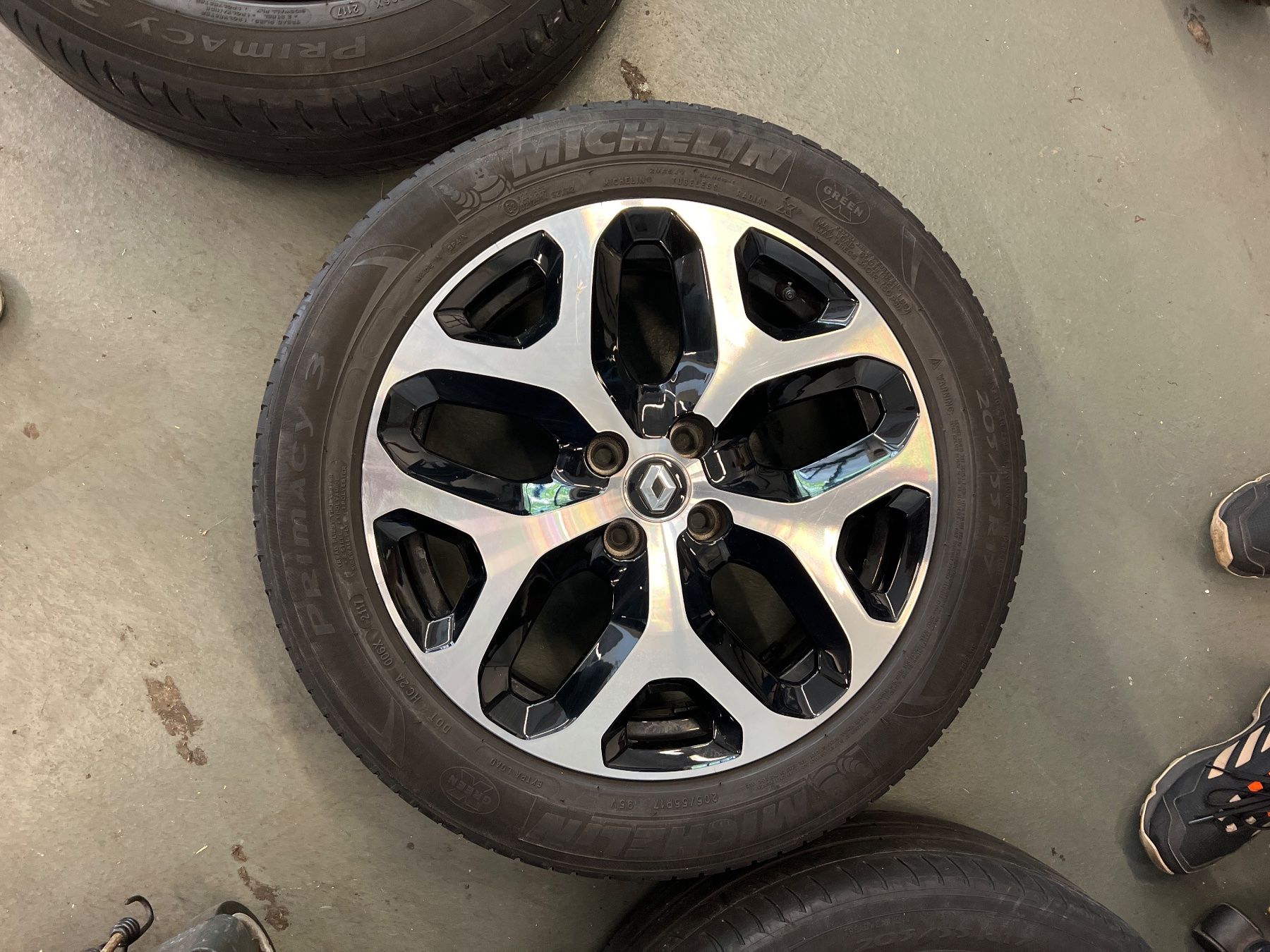Renault Pneus & Kompletträder: Kompletträder Captur 1 – Gebraucht aus Wädenswil von streuli-waedenswil 2