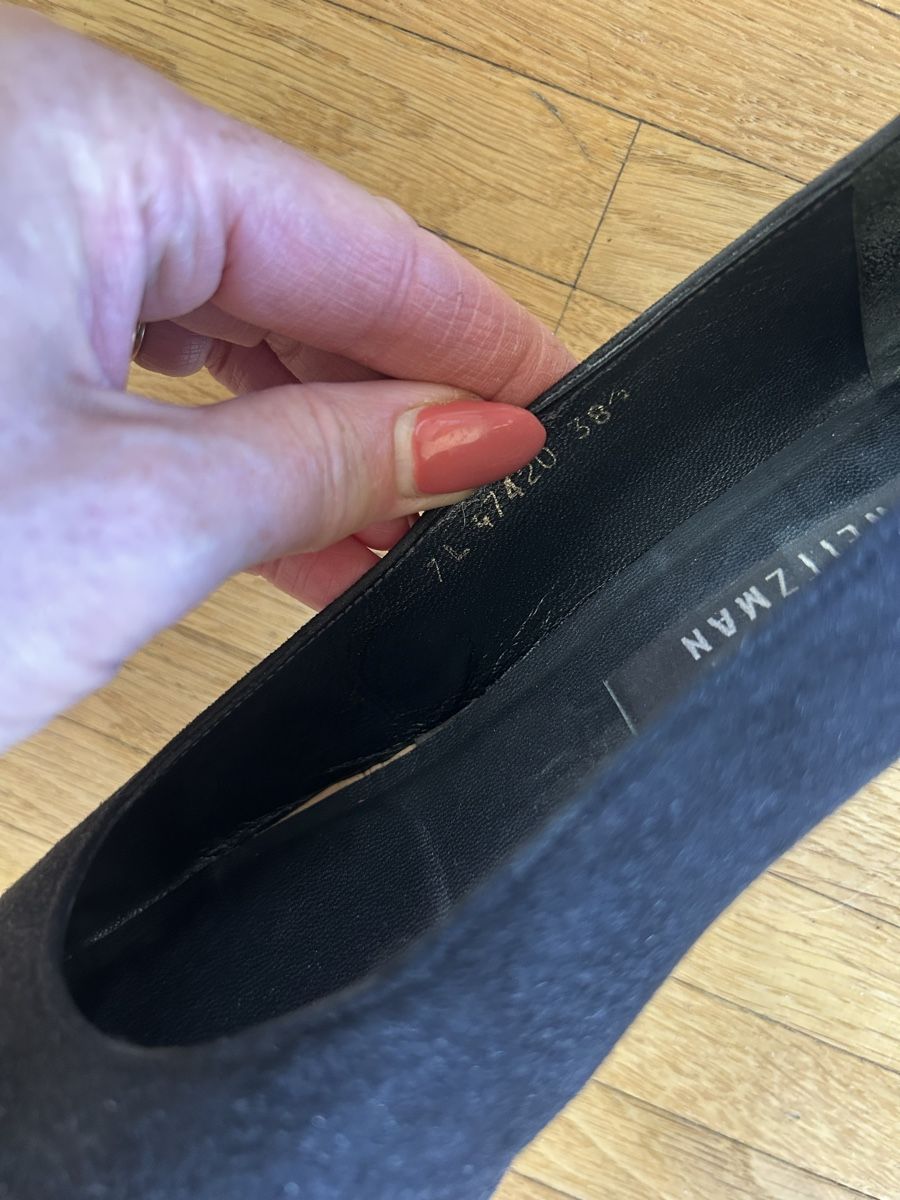 Stuart Weitzman Scarpe da donna: Stuart Weitzman Pumps Wildleder schwarz Grösse 38.5 – Usato da Blonay venduto da lucy20102012 1
