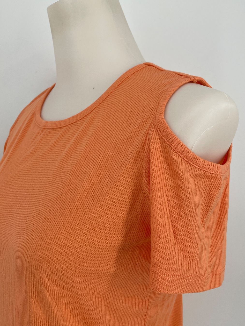 H&M T-shirt: Shirt mit Cut-Outs Gr. M von H&M – Usato da Auenstein venduto da moin. 2