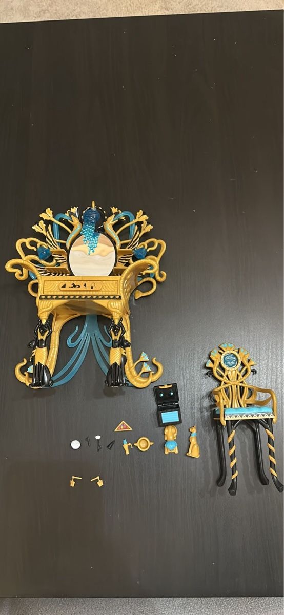 Bambole: Monster High Vanity Set Cleo De Nile G1 – Usato da Meyrin venduto da giu_v8tk