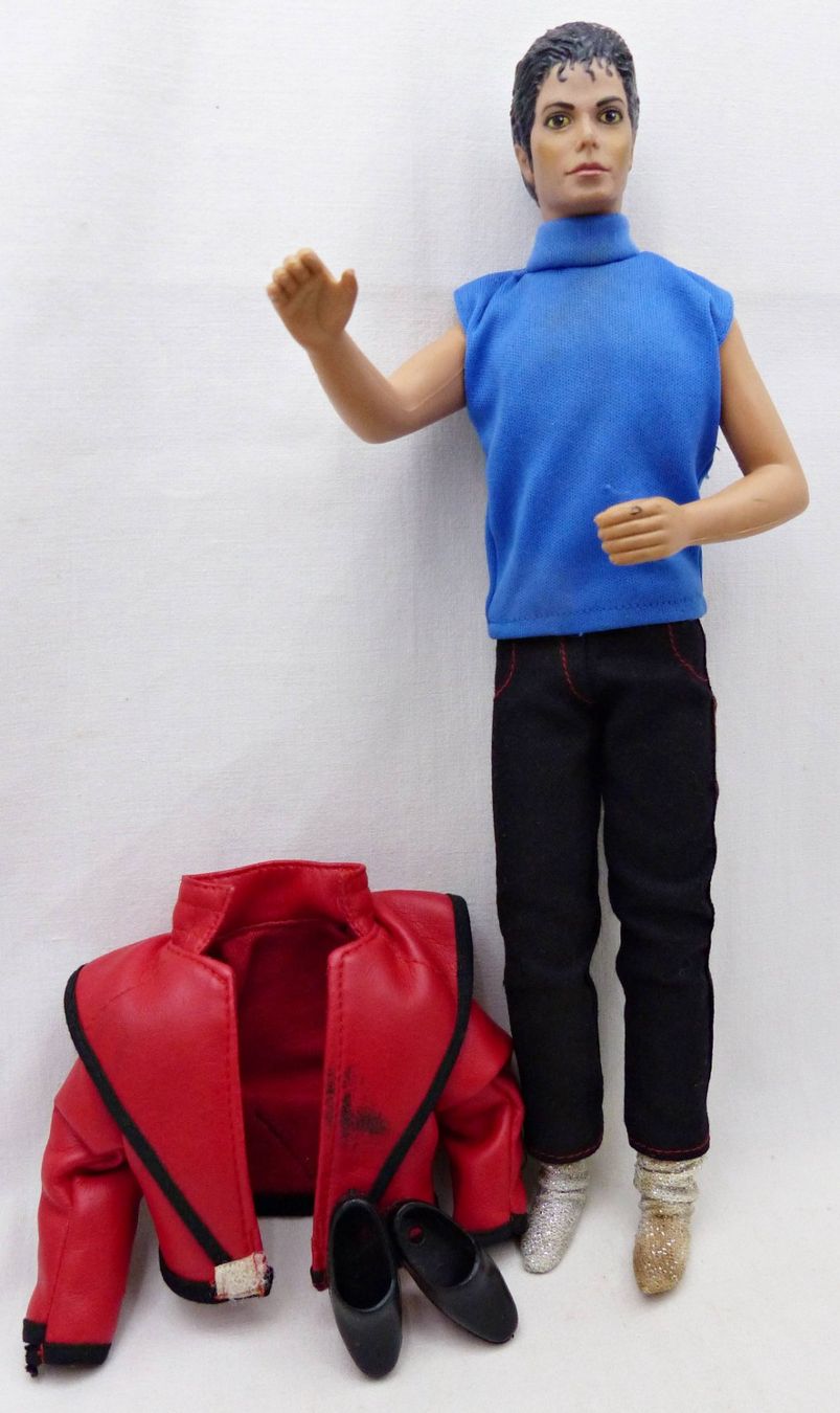 Statuette: MICHAEL JACKSON "BEAT IT" DOLL WITH "THRILLER" JACKET (1984) – Usato da Lugano venduto da YouWantUSToo 5