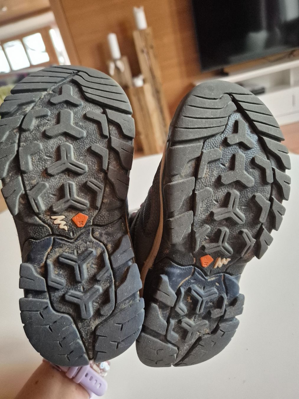 Decathlon Scarpe per ragazzi: Quechua Trekking Schuhe Kinder 28 – Usato da Wynigen venduto da La_Talpa 2