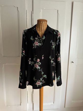 Bluse schwarz geblümt 34