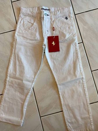 Vend pantalon enfant Ferrari