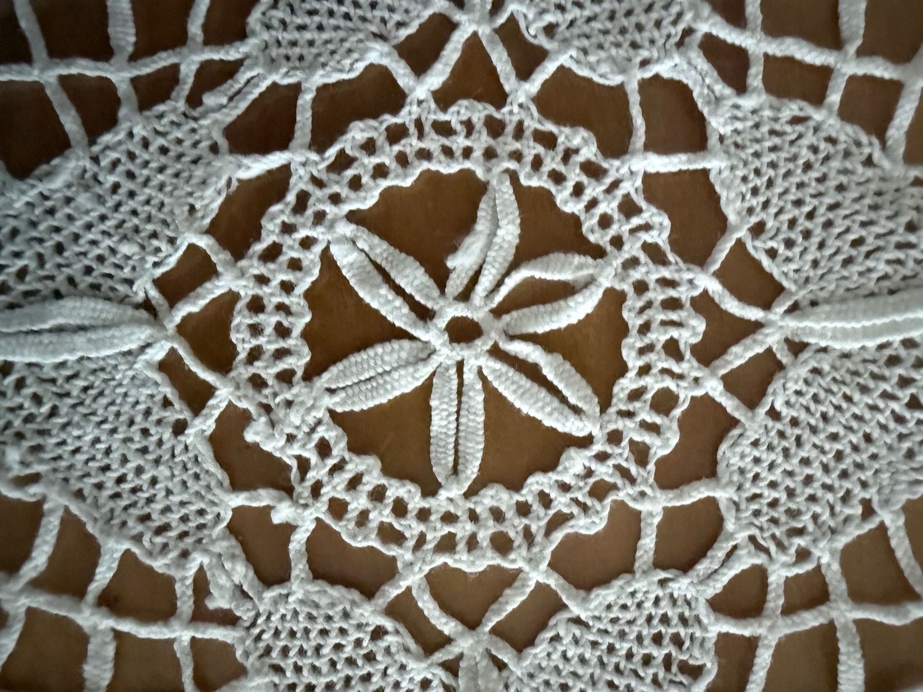 Dessous de verre: SPITZENDECKCHEN   KLÖPPELDECKCHEN   HANDARBEIT – D'occasion à Subingen par ArtBead 1