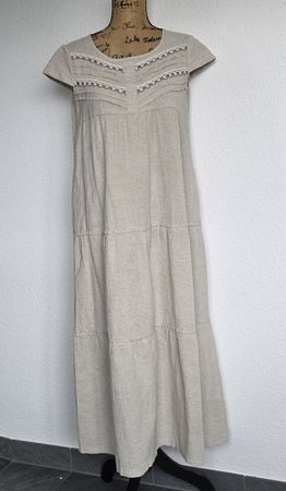 Wunderschöne Leinen  Maxikleid  mit Spitze, Grösse S Neu !