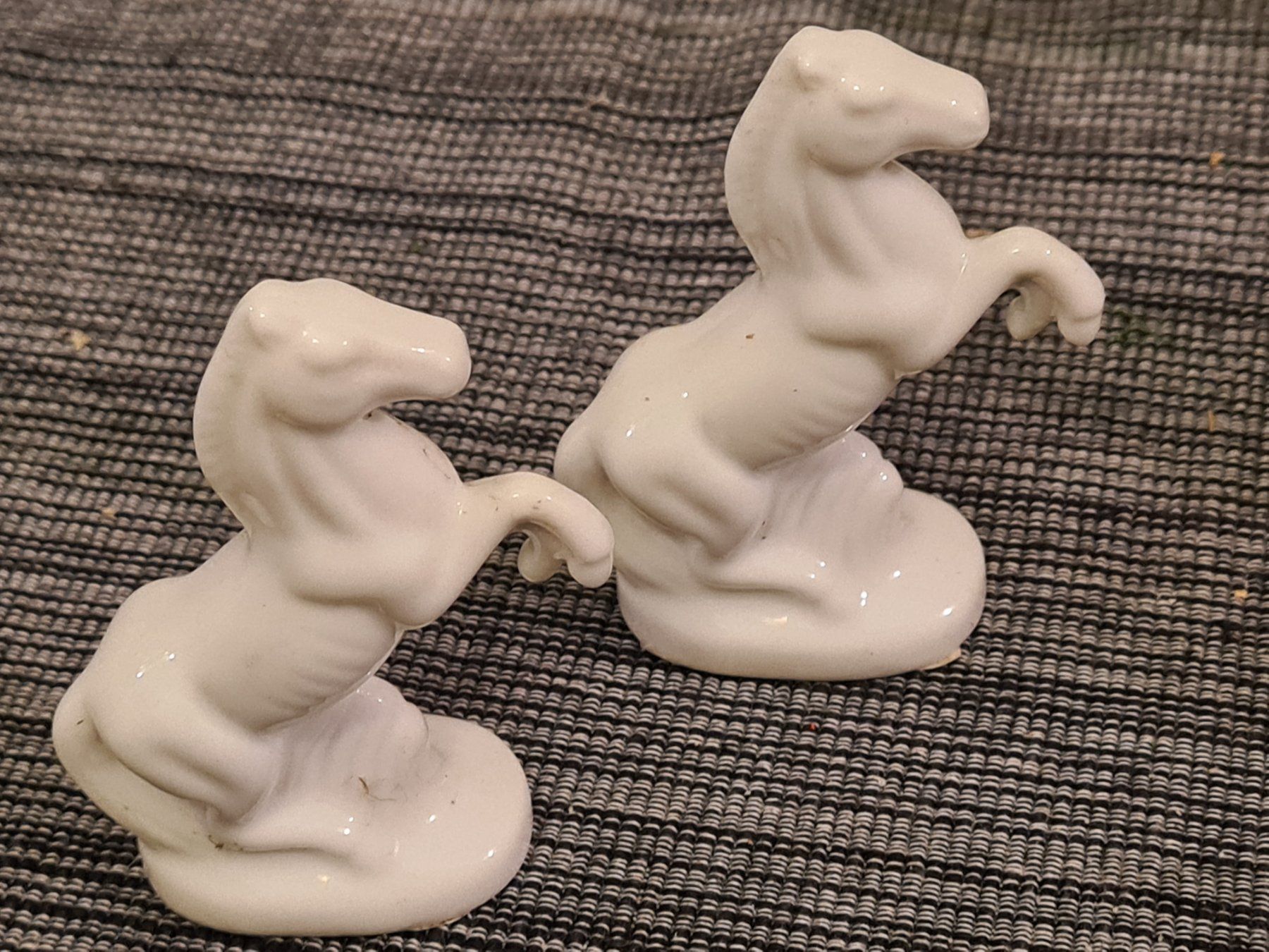 Tutte le decorazioni: 2 Deko Keramik Figur Pferd, H 9 cm – Usato da Amriswil venduto da kleindeko 1