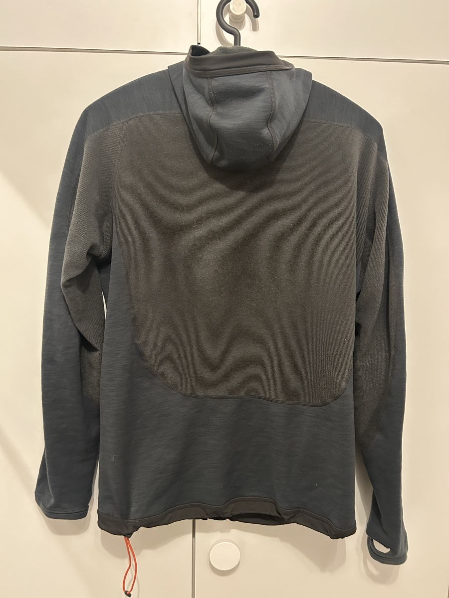 Haglöfs Maglioni & Felpe: Haglöfs Mid Hoody – Usato da Küssnacht am Rigi venduto da silvretta13 1
