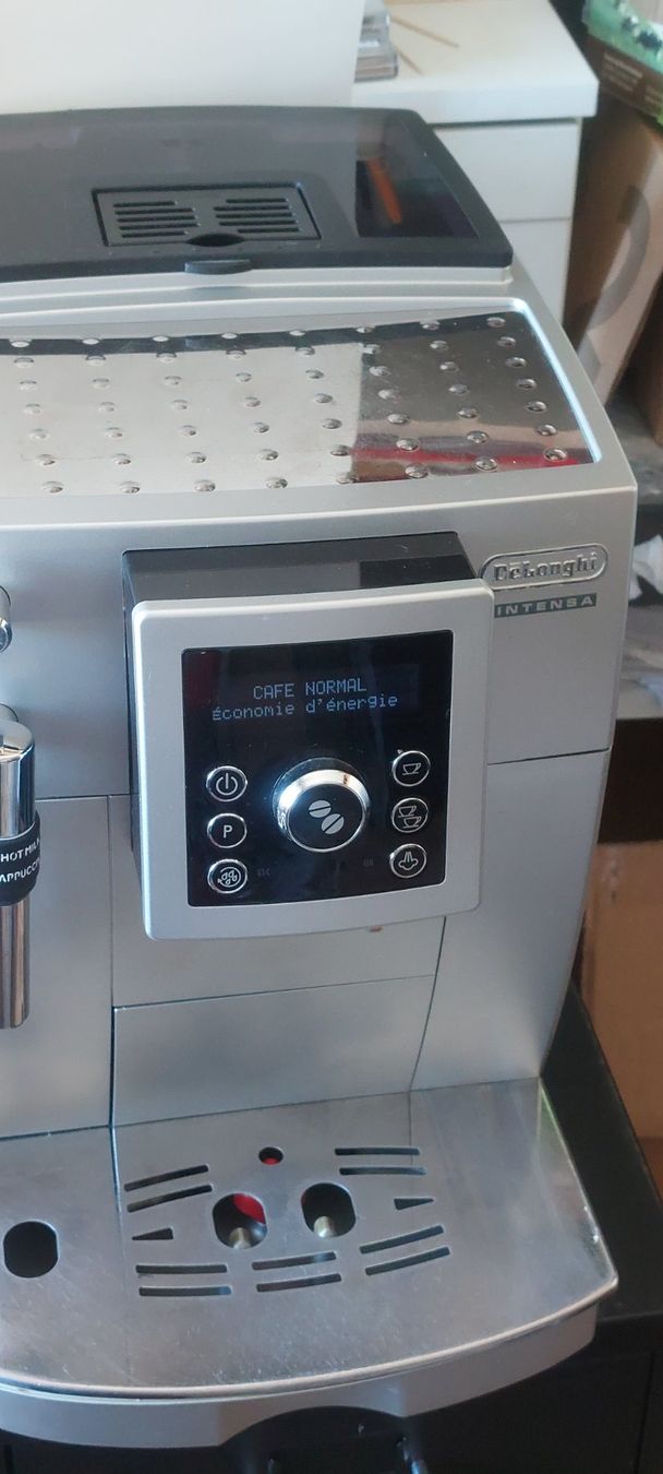 De'Longhi Machines à café & Machines à expresso: Machine à café delonghi ecam 23.420.sb défectueuse. – Défectueux à Rolle par mro_5nyk 1