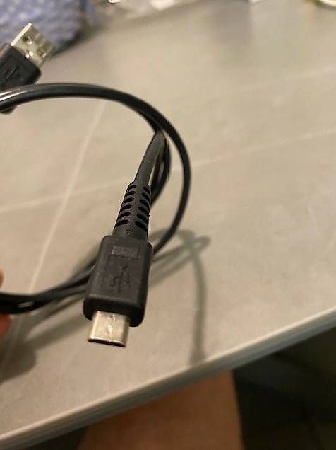 Cavi: Micro-USB auf USB-A-Kabel Schwarz – Usato da Pratteln venduto da davidjg78 2