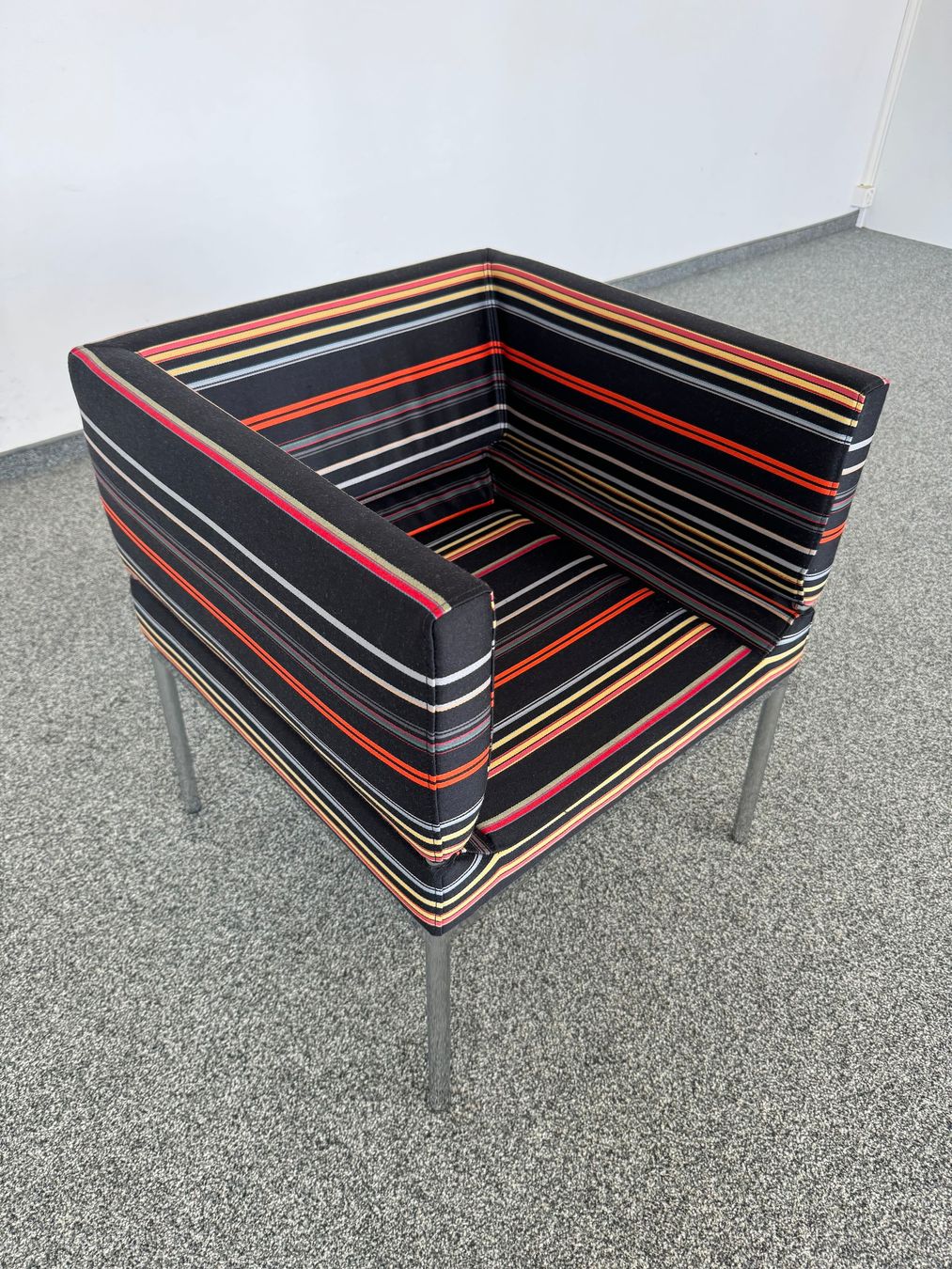 Classicon Poltrone: Accademia Classico Lounge-Sessel – Usato da Schönenwerd venduto da mcofficeshop 4