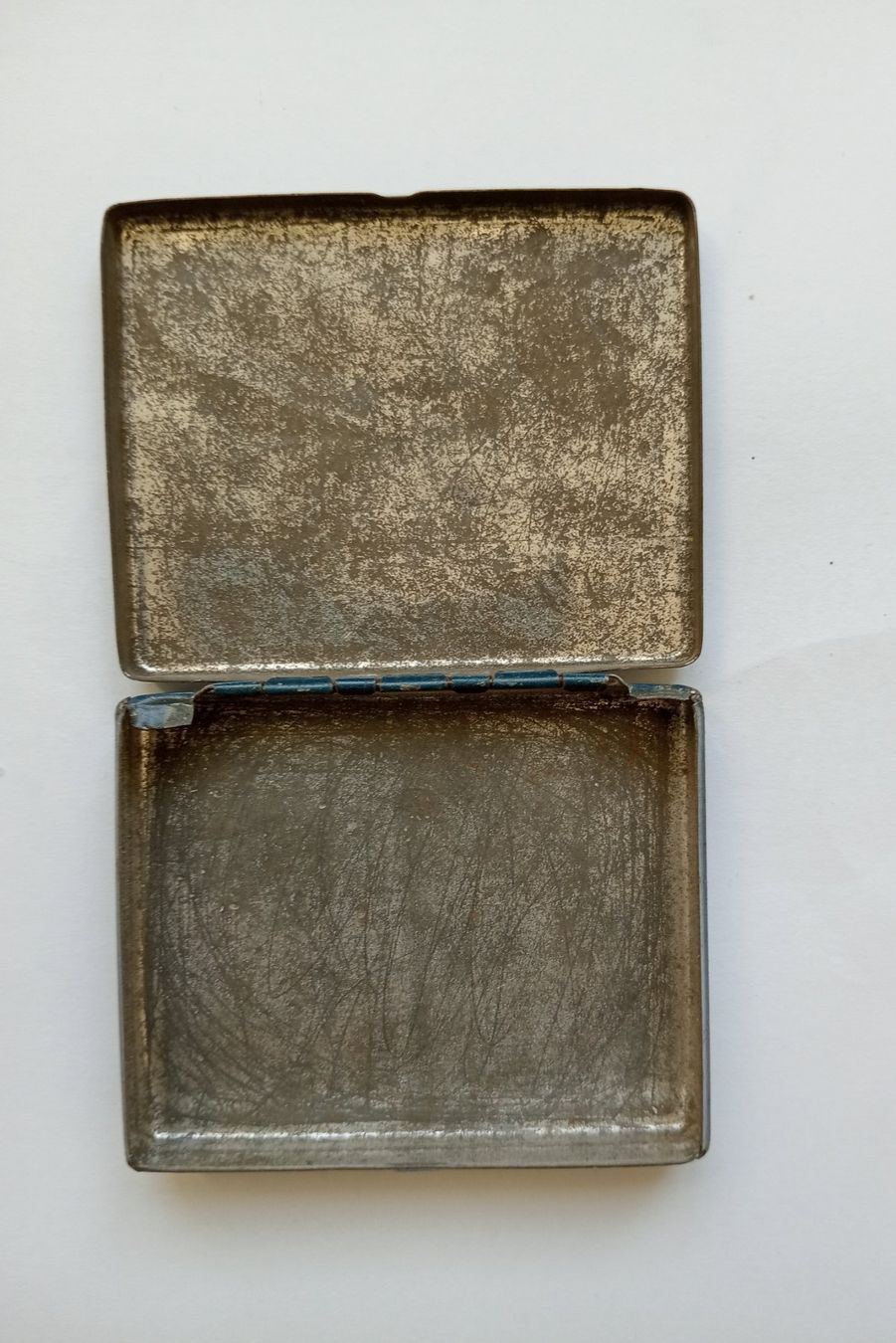 Sonstige Dekorationen & Accessoires: Alte Blechdose Solutricine ca. 1950 Midcentury – Gebraucht aus Allschwil von Evgeniia78 1