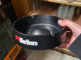 Aschenbecher Marlboro (3 Stk. Verfügbar)