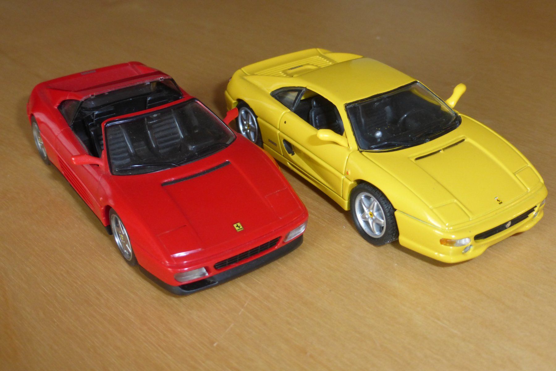 Modellini d'auto: 2x Ferrari 1:43 – Usato da Gempen venduto da Smokie72