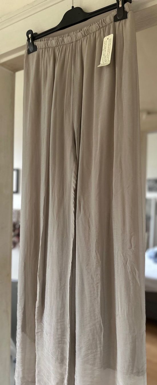 Pantalons: PANTALONS AVEC SOIE!! M – Neuf avec emballage d'origine à Locarno par NicoNion 1
