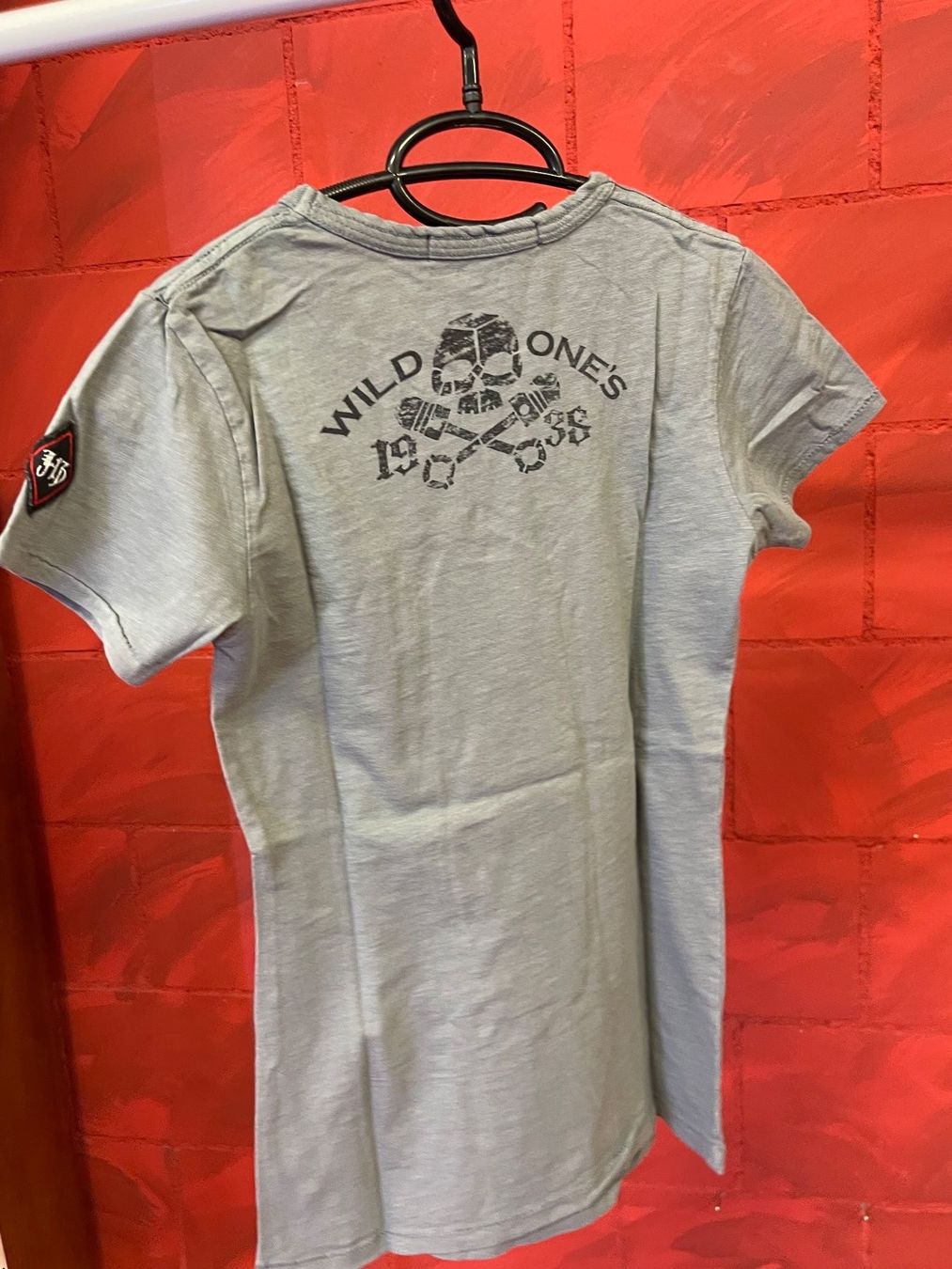T-shirt: Johnson Motors T- Shirt Damen – Nuovo (secondo la descrizione) da Siebnen venduto da CUCCIOLO16 2