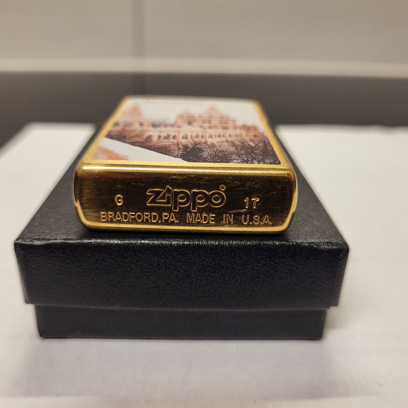 Zippo Accendini: ZIPPO - Budapest   -   NEU / UNGEZÜNDET – Nuovo (secondo la descrizione) da Zufikon venduto da lakotassu 1