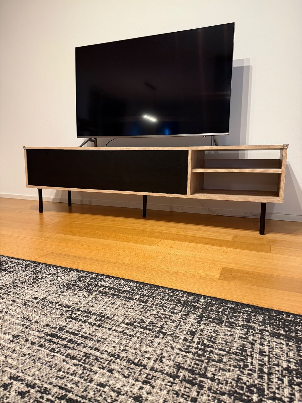 Livique TV Möbel: TV-Möbel – Gebraucht aus Männedorf von Zyg_m2rg