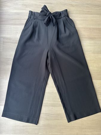 womens lululemon casual crop size 2/eu34