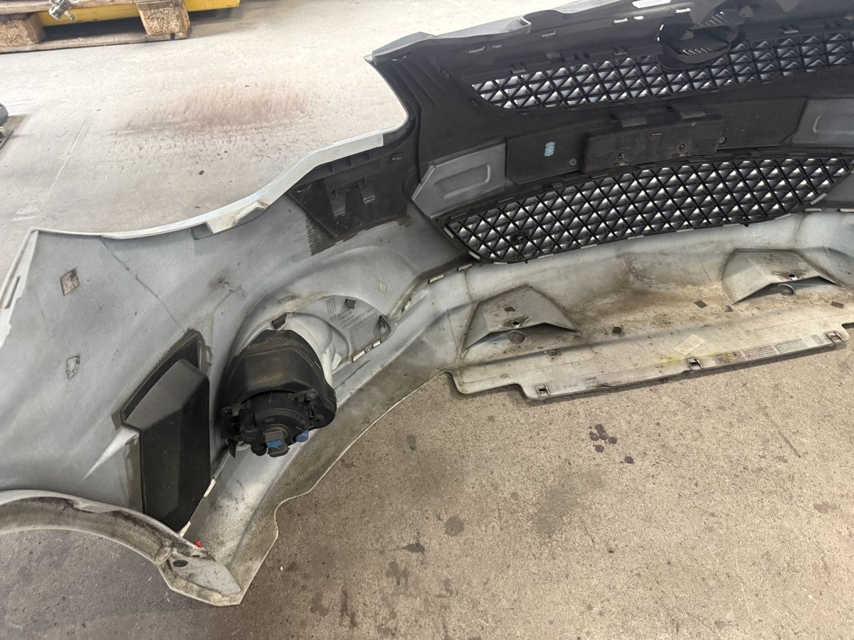 Opel Tutti pezzi di ricambio auto: Opel Corsa D OPC Stosstange Facelift – Usato da Schaffhausen venduto da sabdiu 5