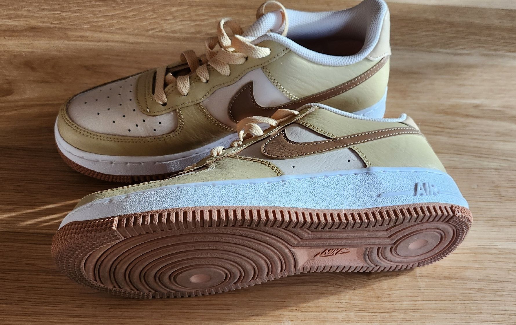 Nike Chaussures hommes: nike air force – D'occasion à Bassecourt par Aud_yp52 1