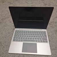 Microsoft Surface Laptop Go 12.4" i5 / 8 GB RAM / 128 GB SSD
