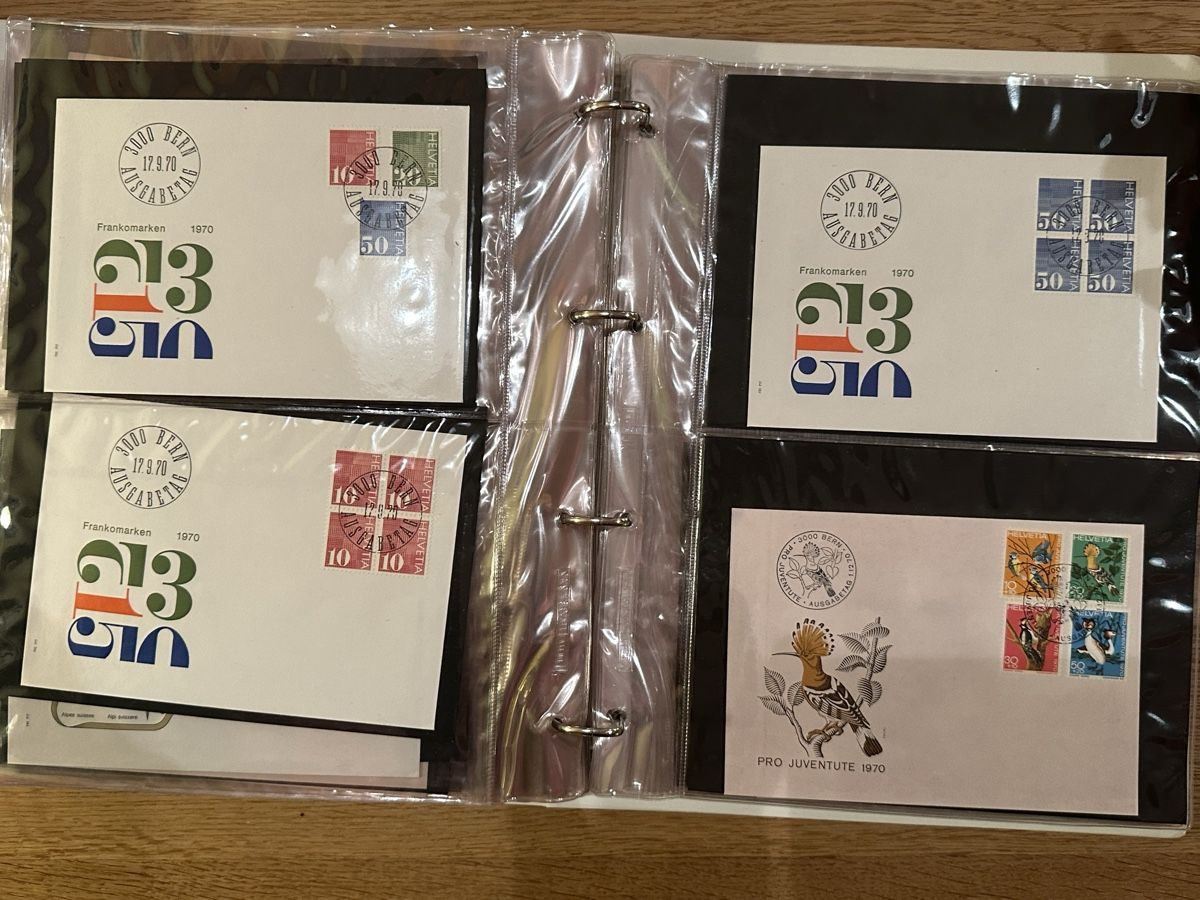 Alle Briefmarken: 125x FDC und Sonderbriefe Schweiz im Ringbinder – Gebraucht aus Schmitten / FR von Samsara169 8
