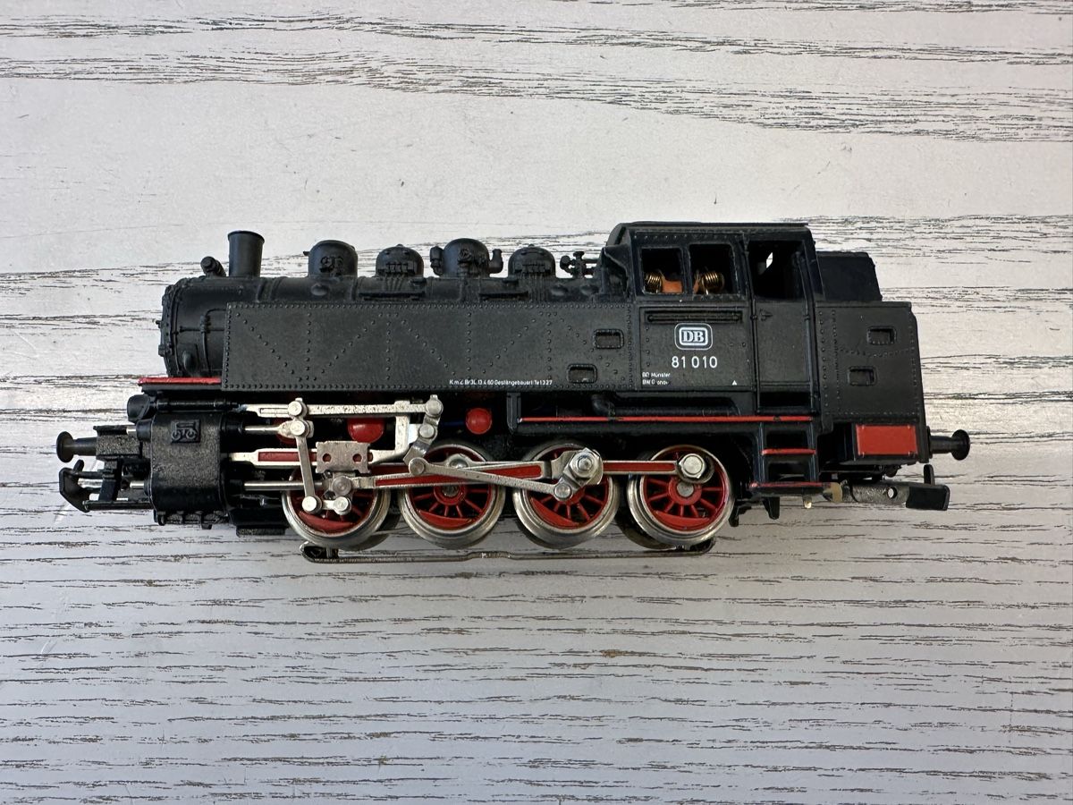 Märklin Modellini di ferrovie: Märklin 3031 DB BR 81 Tenderlok – Usato da Lupsingen venduto da New-Haven 2